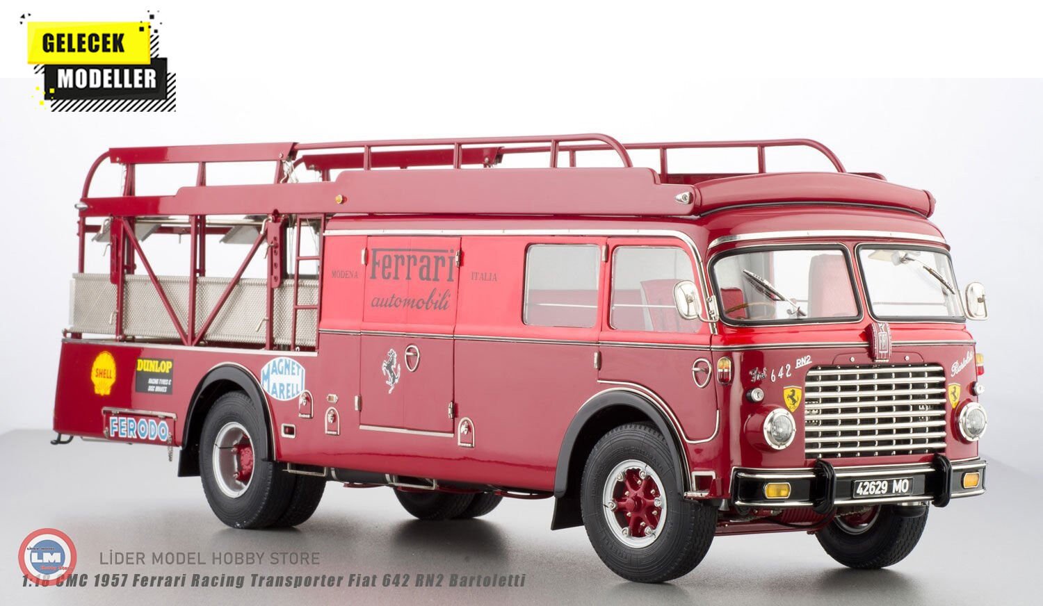 1:18 CMC 1957 Ferrari Racing Transporter Fiat 642 RN2 Bartoletti