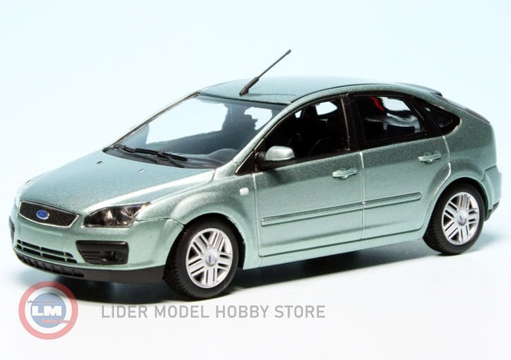 1:43 Maxichamps 2004 Ford FOCUS