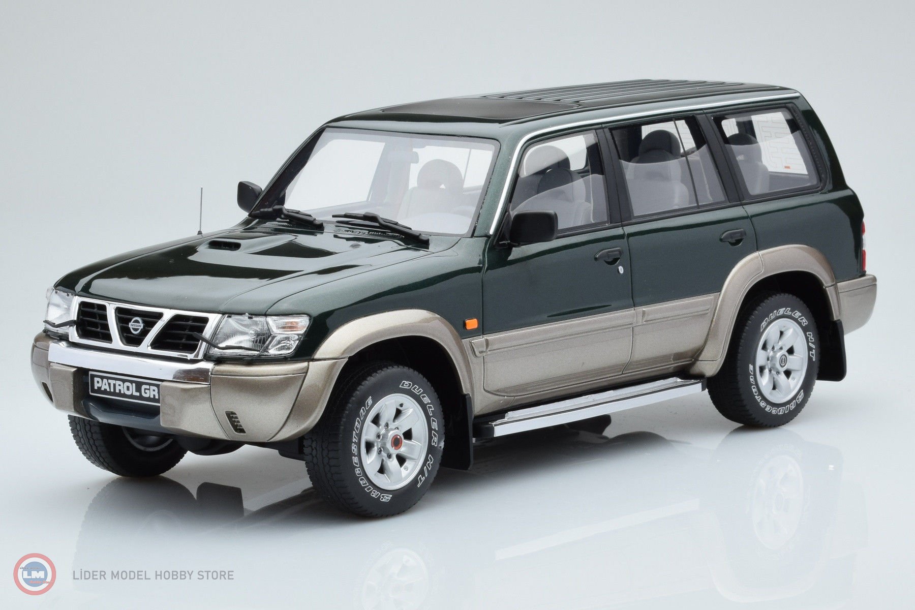 1:18 1998 Nissan Patrol GR Y61