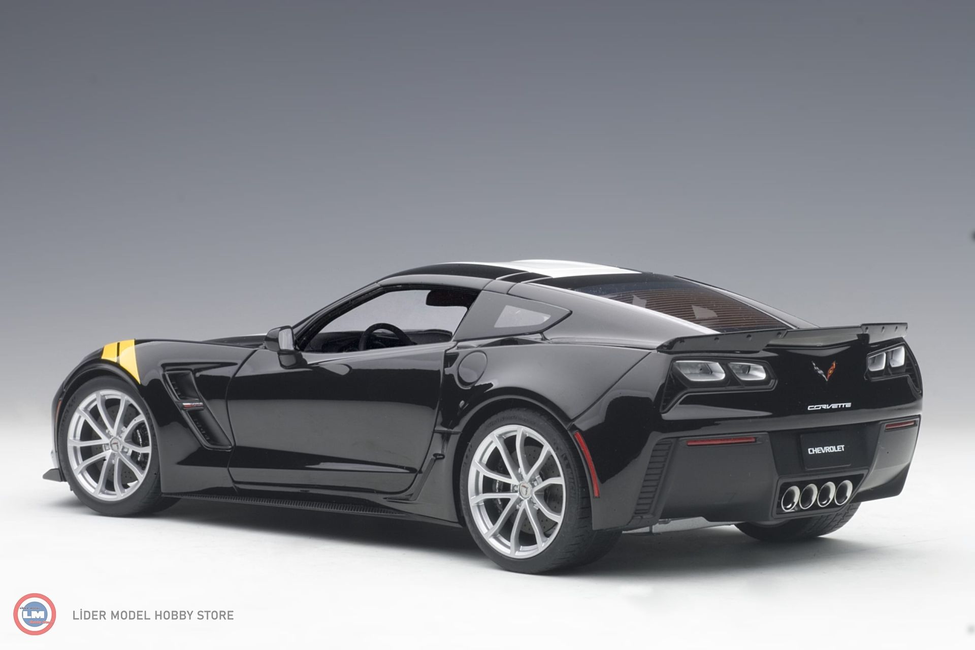 1:18 Autoart 2017 Chevrolet Corvette C7 Grand Sport