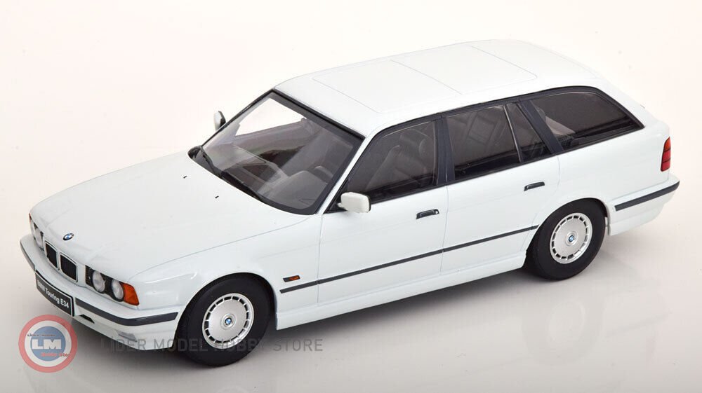1:18 1996 BMW 5-series Touring E34