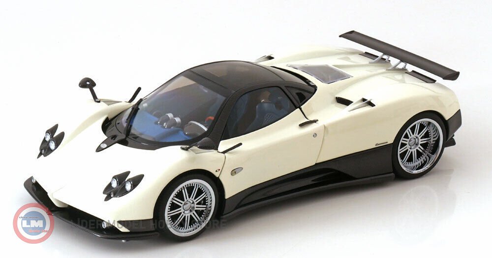 1:18 2005 Pagani Zonda F Bianco Fabriano