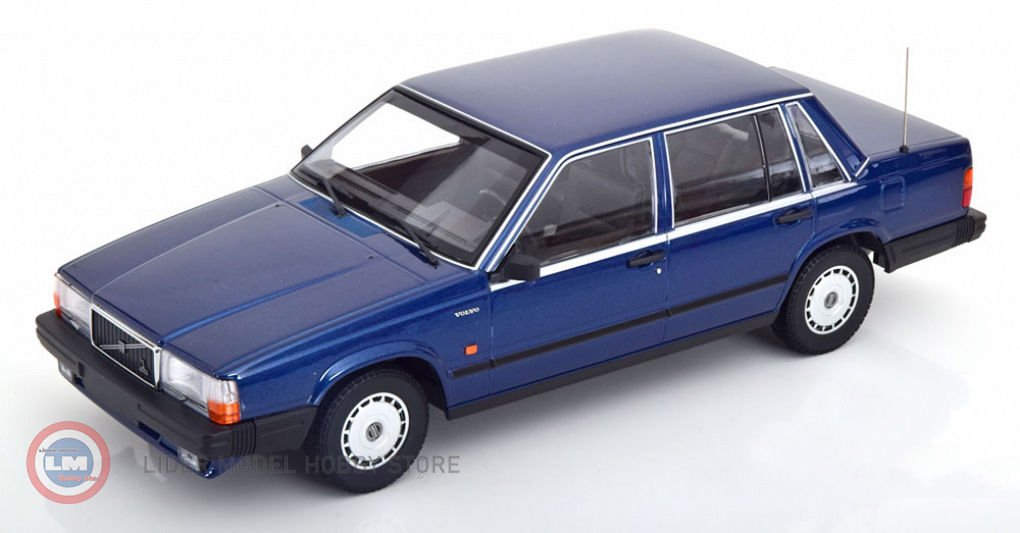 1:18 1986 Volvo 740 GL