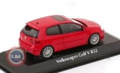 1:43 Maxichamps 2005 Volkswagen GOLF 5 R32
