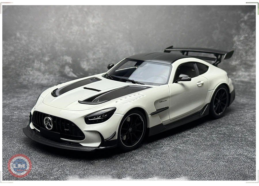 1:18 2021 Mercedes Benz AMG GT '' BLACK SERIES ''