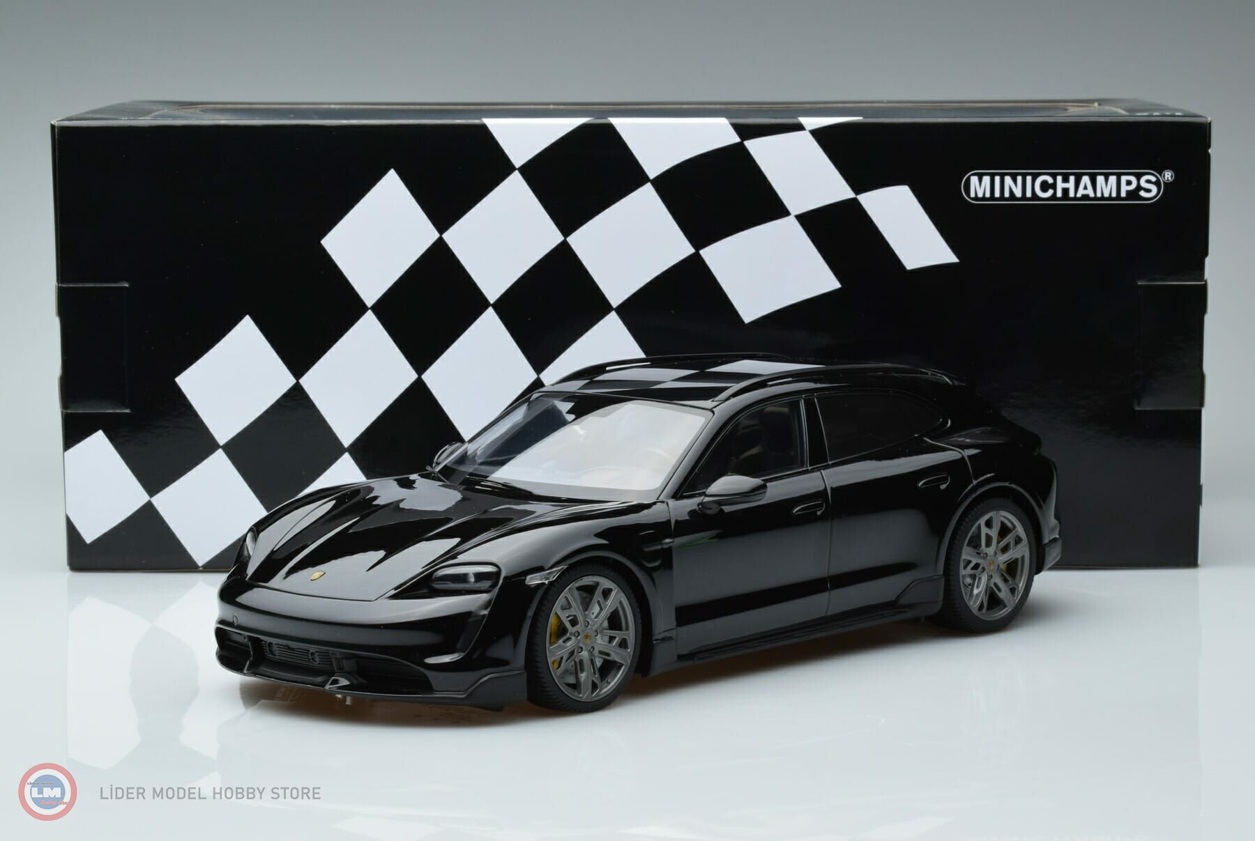 1:18 2021 Porsche Taycan Turbo S Cross Turismo