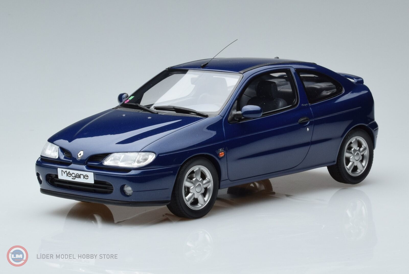 1:18 1995 Renault Megane 1 Coupe 2.0 16V