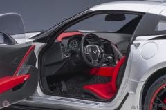 1:18 Chevrolet Corvette C7 Z06 Gümüş