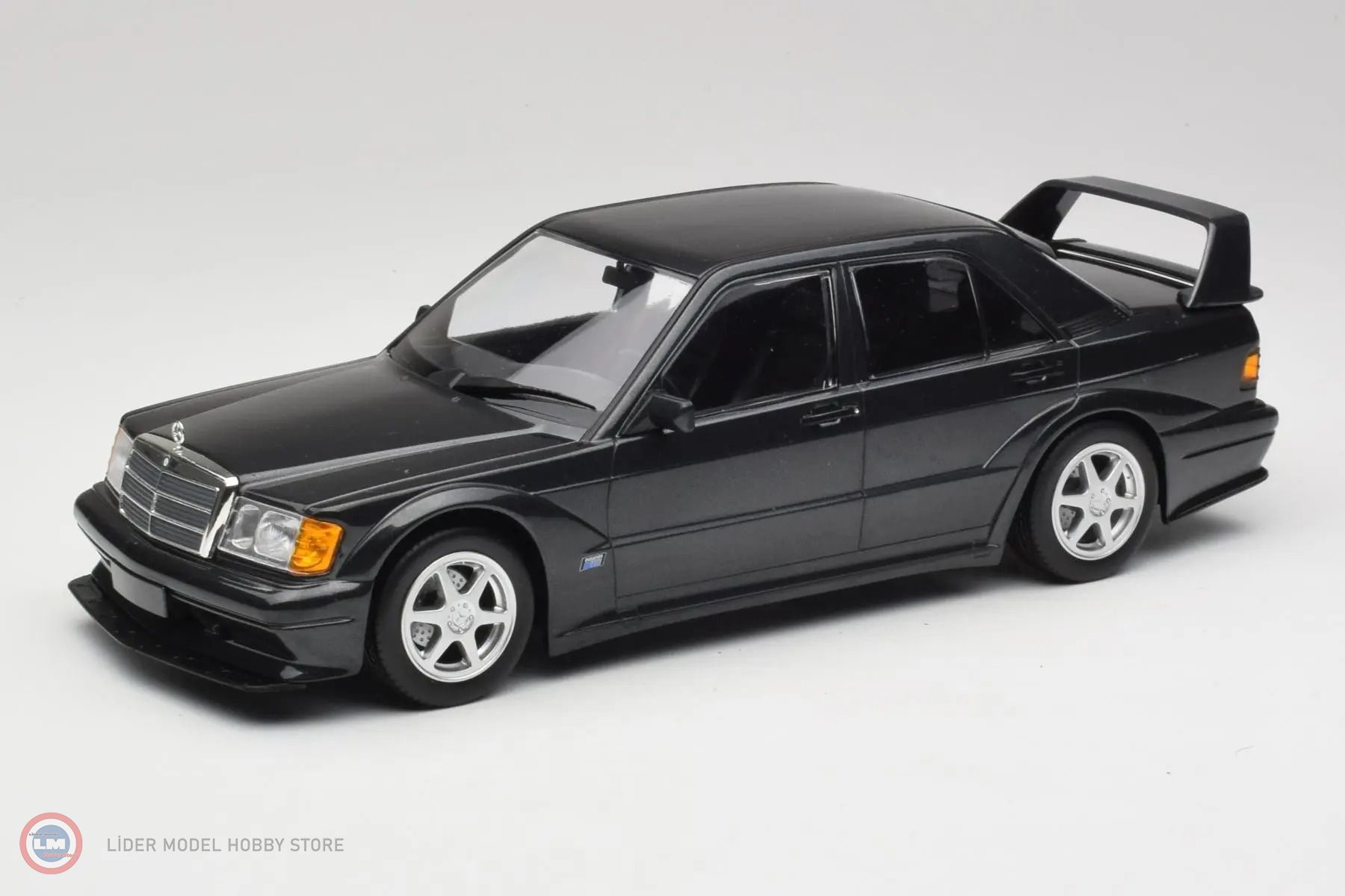 1:18 Minichamps 1990 Mercedes Benz 190E 2.5-16 W201