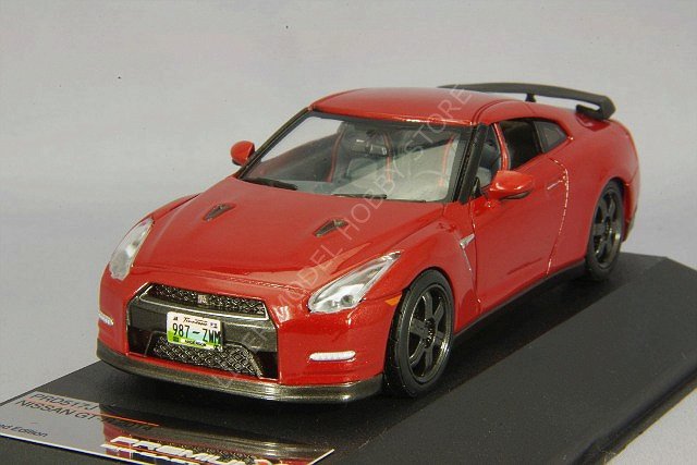 1:43 2014 Nissan GT-R