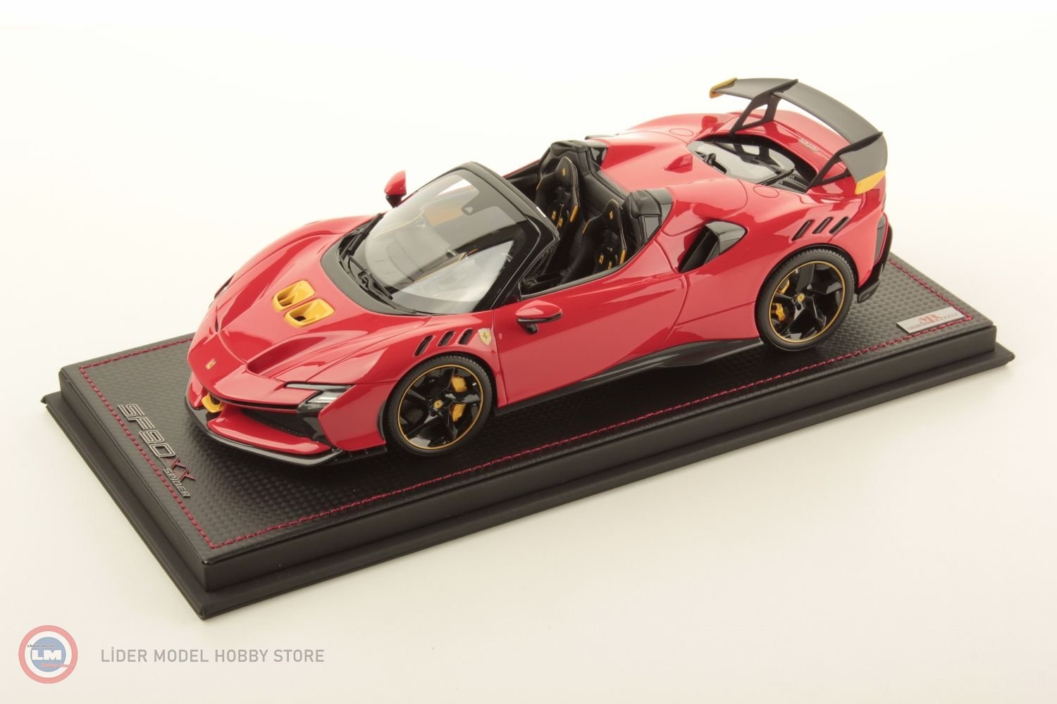 1:18 2024 Ferrari SF90 XX STRADALE SPIDER - CON VETRINA - WITH SHOWCASE