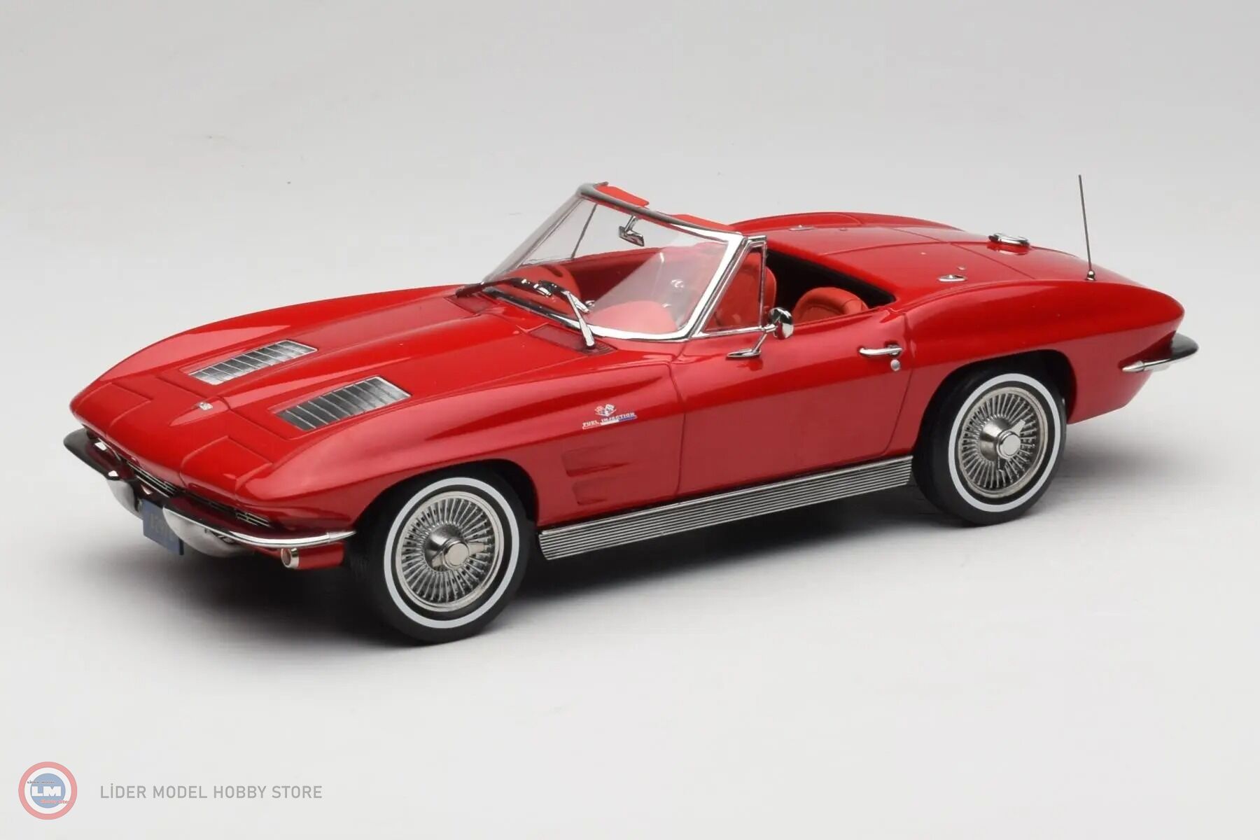 1:18 Norev 1963 Chevrolet Corvette Sting Ray Convertible