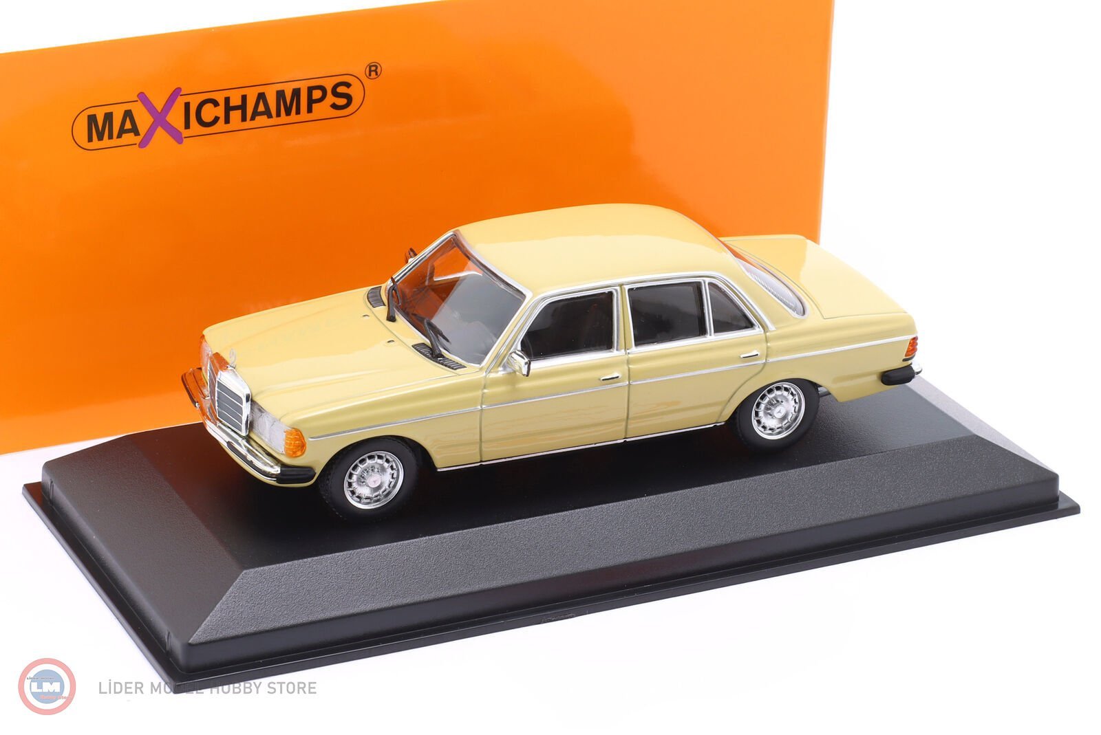 1:43 Maxichamps 1982 Mercedes Benz W123 230E