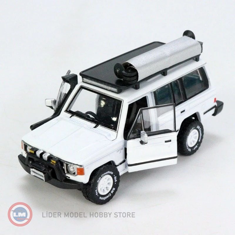 1:64 1983 Mitsubishi Pajero
