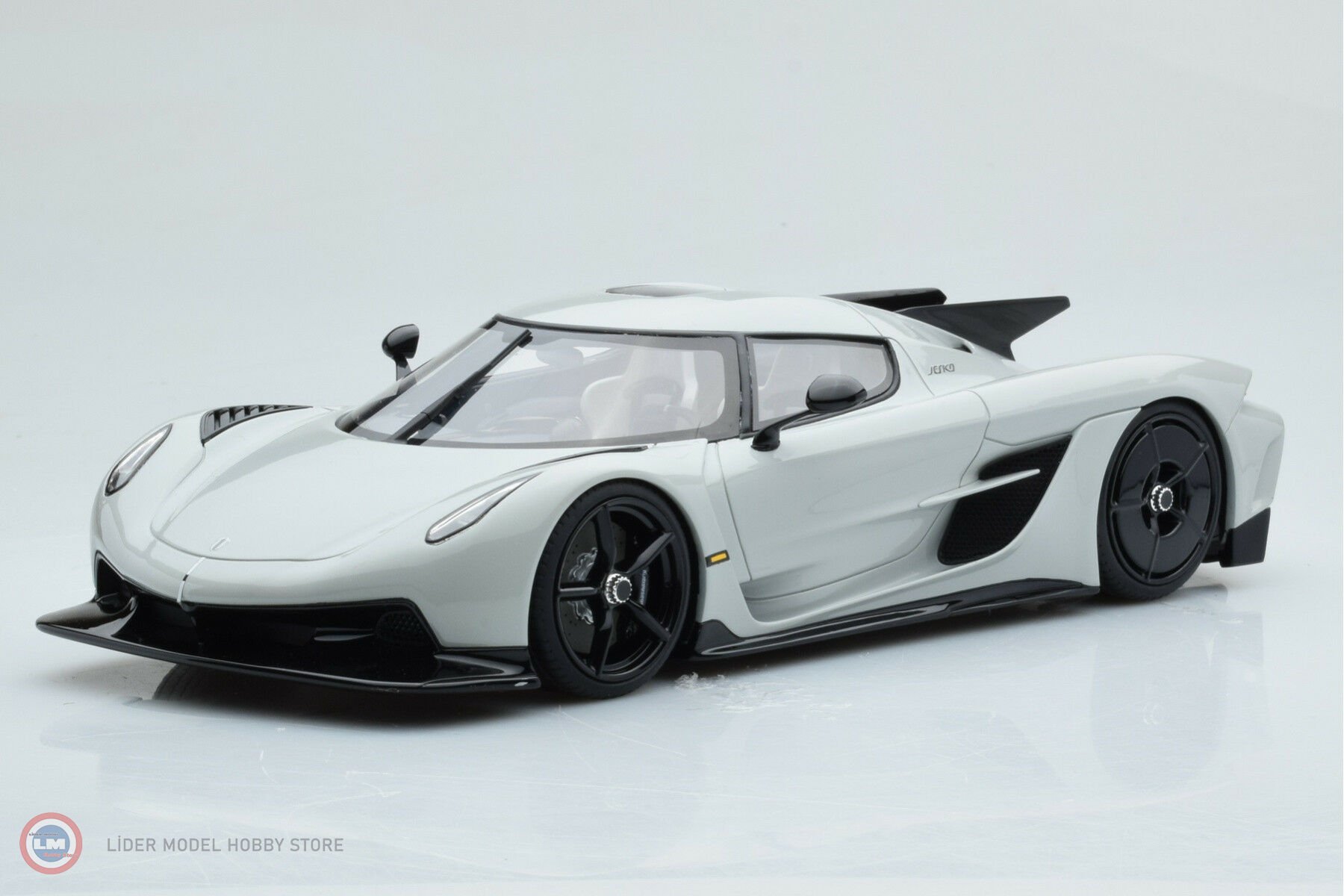 1:18 2022 Koenigsegg Jesko Absolut