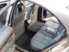 1:18 Autoart 2002 Mercedes Benz S Class S500L W221