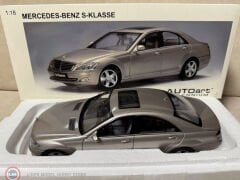 1:18 Autoart 2002 Mercedes Benz S Class S500L W221
