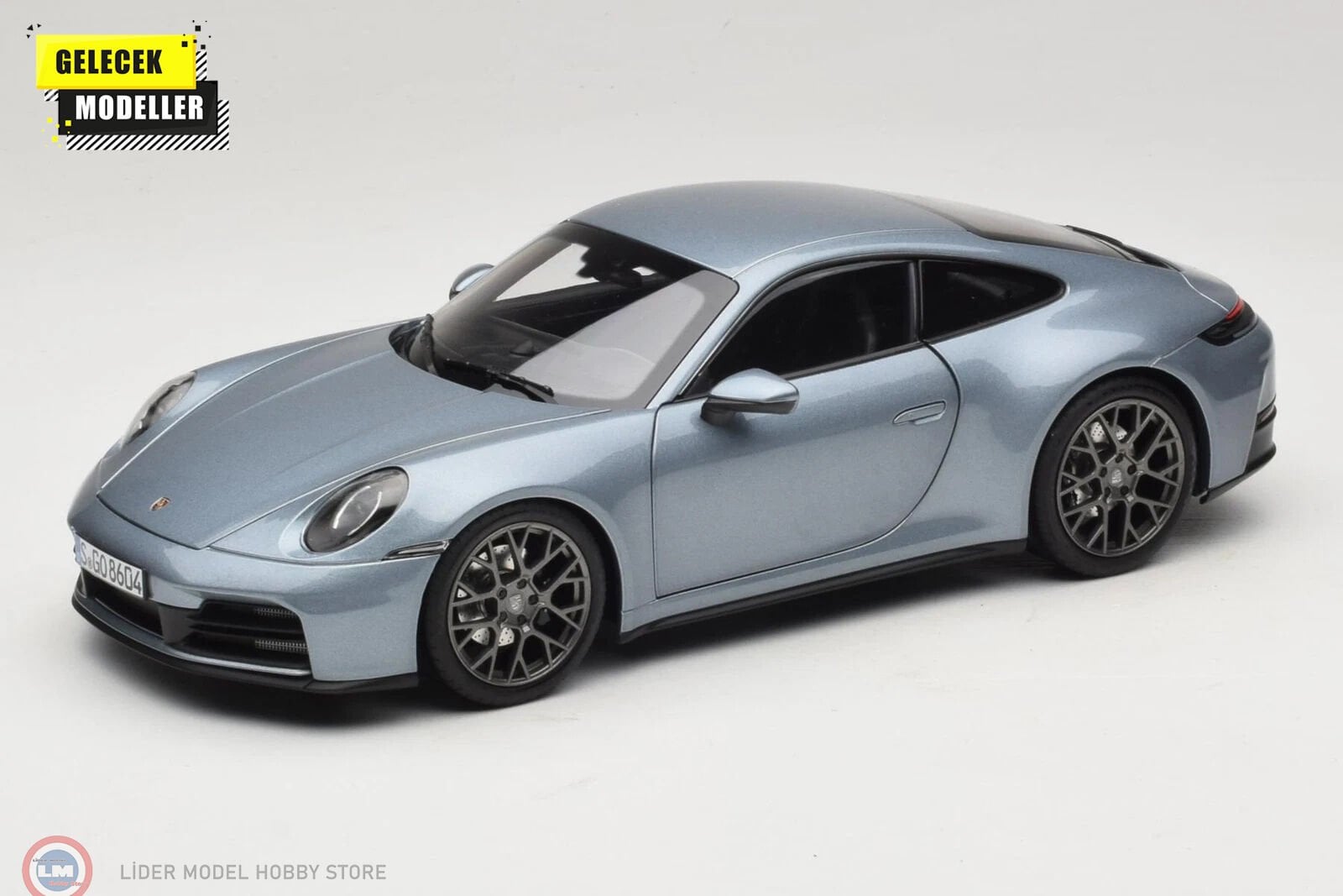 1:18 Norev 2025 Porsche 911 (992) Carrera