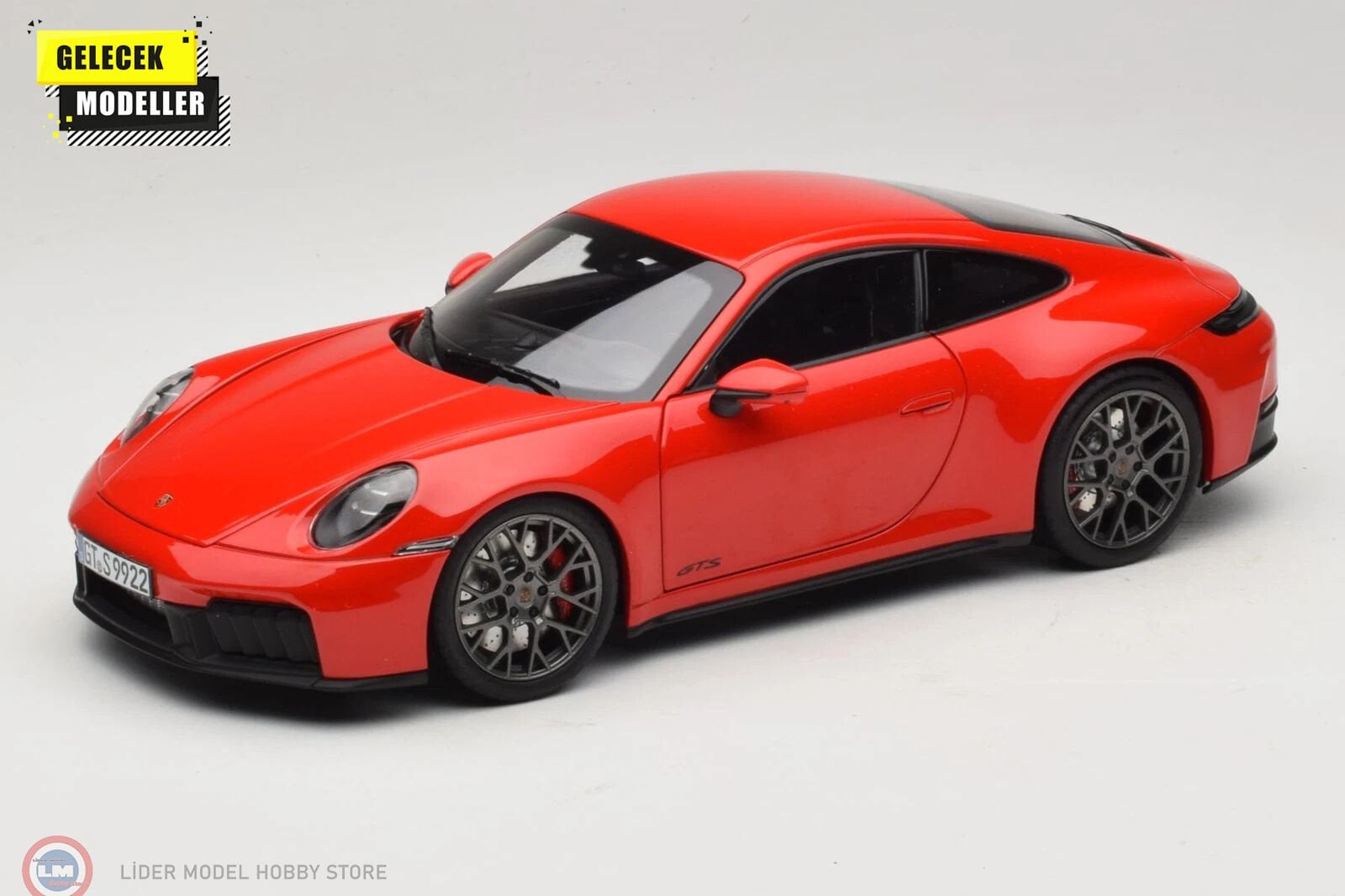 1:18 Norev 2025 Porsche 911 (992) Carrera