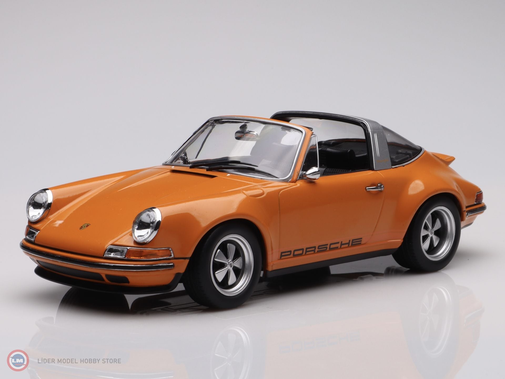 1:18 KK Scale 1984 Porsche Singer 911 Targa