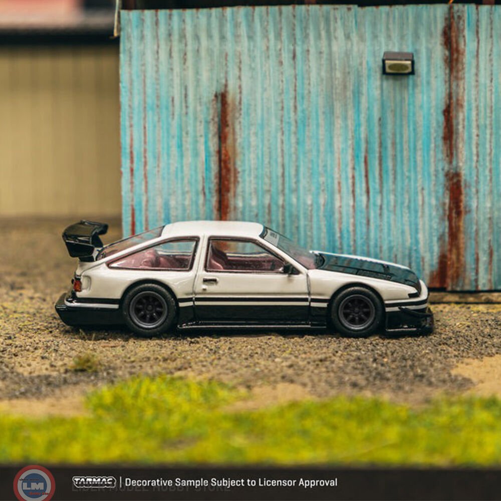 1:64 Tarmac Works Toyota Sprinter Trueno AE86 Widebody