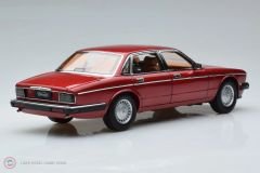 1:18 Almost Real 1986 Jaguar DAIMLER XJ6 (XJ40)