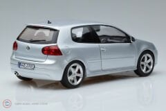 1:18 2007 Volkswagen Golf V GTI Pirelli