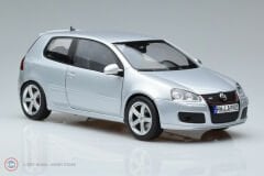 1:18 2007 Volkswagen Golf V GTI Pirelli