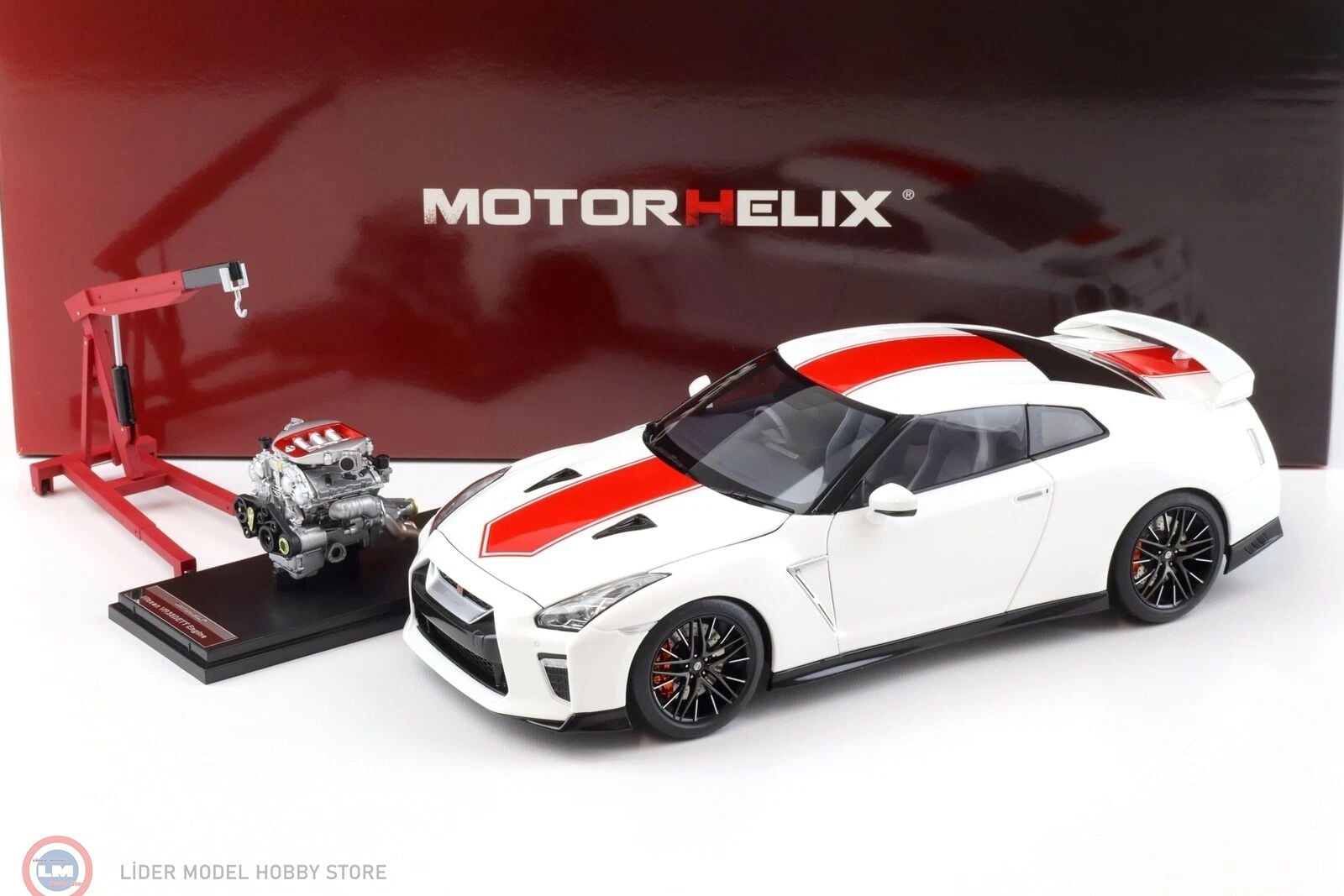 1:18 2016 Nissan GTR R35 With Accessories