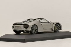 1:43 2013 Porsche 918 Spyder