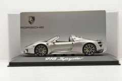 1:43 2013 Porsche 918 Spyder