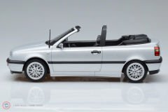 1:18 1995 Volkswagen Golf III Cabriolet