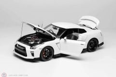 1:18 Motorhelix  Nissan GT-R R35 Track Edition