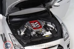 1:18 Motorhelix Nissan GT-R R35 Super Silver Track Edition