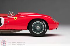 1:18 Amalgam 1958 Ferrari 250 TR Winner 12 Hours of Sebring #14