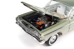 1:18 1964 Chevrolet Impala SS