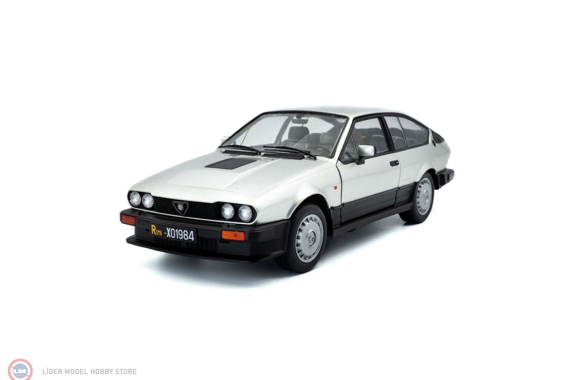 1:18 Solido 1984 Alfa Romeo GTV6 - silver