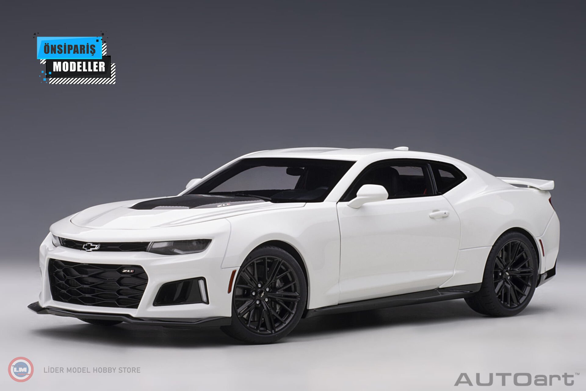 1:18 2017 Chevrolet Camaro ZL1 71206 (Summit White)