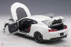 1:18 2017 Chevrolet Camaro ZL1 71206 (Summit White)