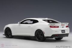 1:18 2017 Chevrolet Camaro ZL1 71206 (Summit White)