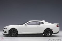 1:18 2017 Chevrolet Camaro ZL1 71206 (Summit White)