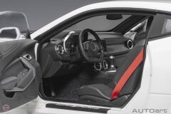 1:18 2017 Chevrolet Camaro ZL1 71206 (Summit White)