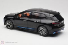 1:18 Minichamps 2022 BMW IX Saphire Black
