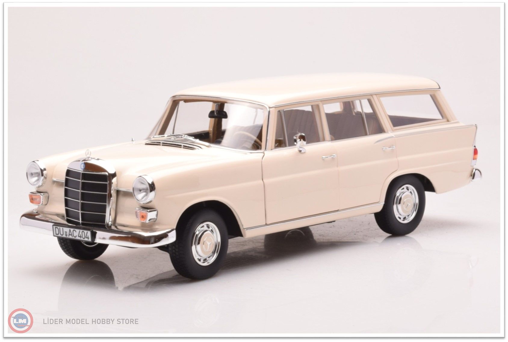 1:18 1966 Mercedes Benz 200 Universal W110