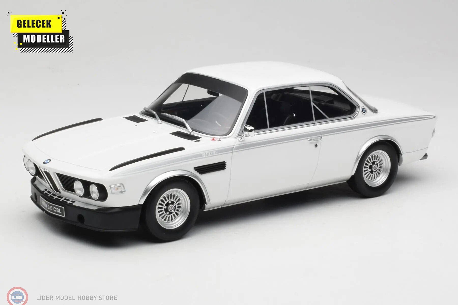 1:18 OTTO 1972 BMW 3.0 CSL E9 - Chamonix White