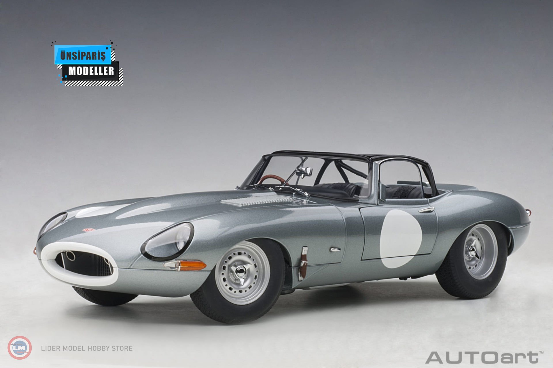 1:18 2015 Jaguar Lightweight E-Type 73646 (Silver)