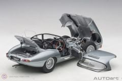 1:18 2015 Jaguar Lightweight E-Type 73646 (Silver)