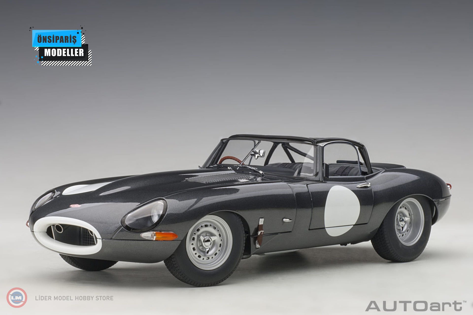 1:18 2015 Jaguar Lightweight E-Type 73647 (Dark Grey)