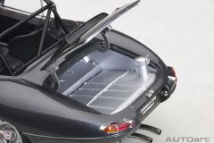 1:18 2015 Jaguar Lightweight E-Type 73647 (Dark Grey)
