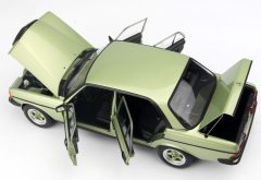 1:18 1982 Mercedes Benz W123 AMG